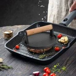 Presse à Hamburger En Fonte Avec Poignée En Bois, Presse à Steak En Fonte Robuste, Presse à Viande Antiadhésive Pour Burgers, Galettes, Barbecue, Pour Gril Plat, Plaque En Fonte Ou Poêle -Krups || DeLonghi Soldes 100571265 4
